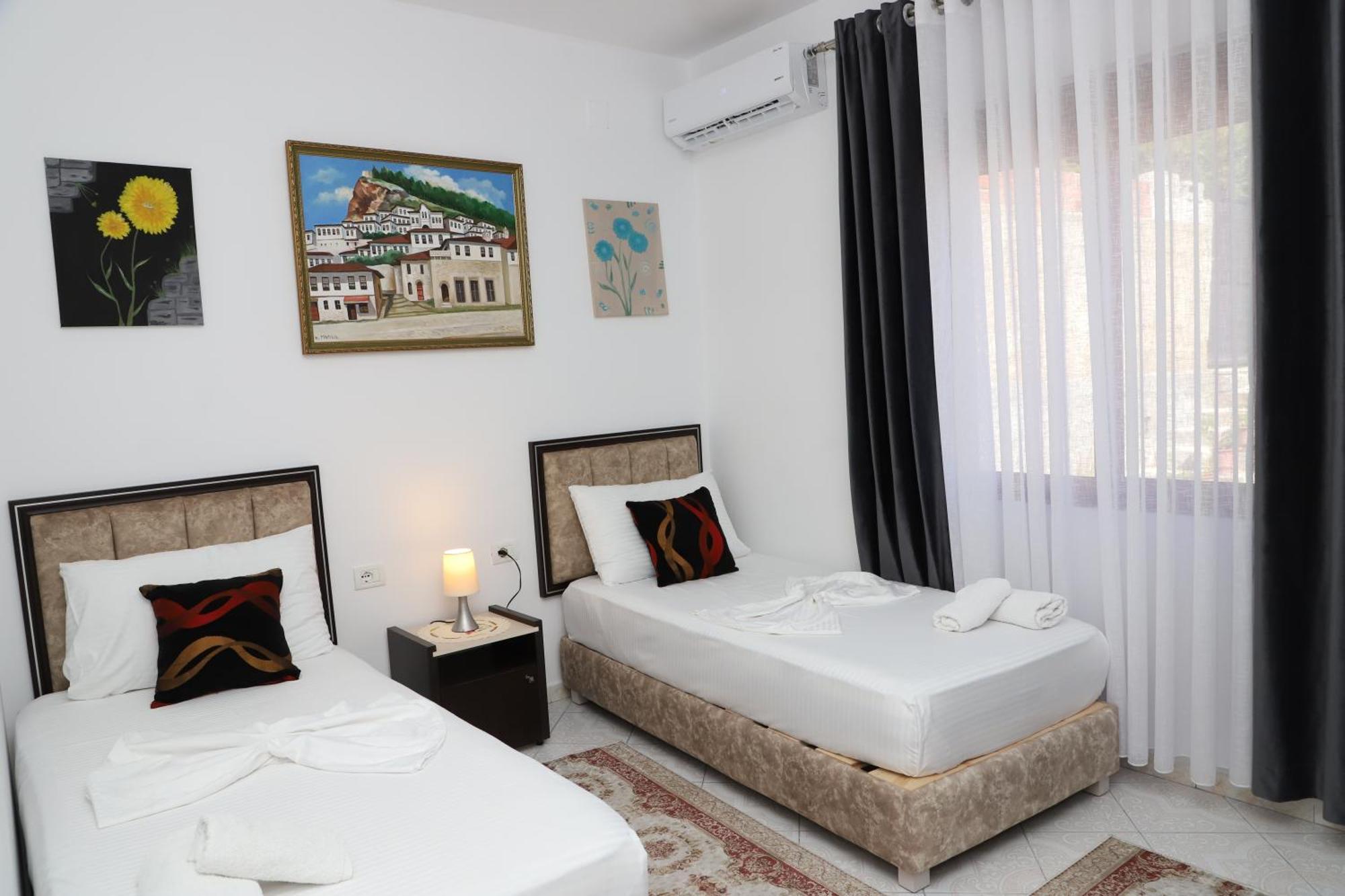 Guest House Marjo Berat Exterior foto